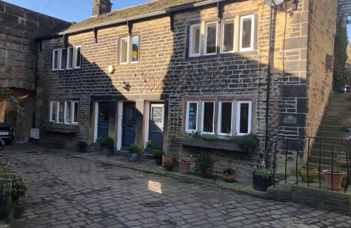 Ripponden House | Over The Bridge Guest House