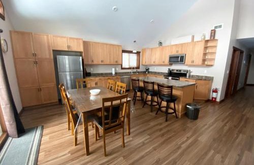 Valemount Villa | Overlook