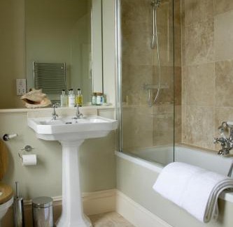 Wroughton Bed & Breakfast | Overtown Manor Bed and Breakfast