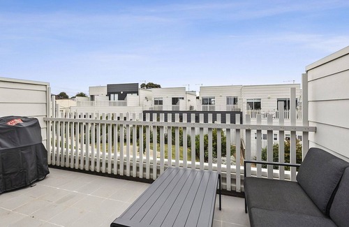 Whittington Apartment | Oxford Central Geelong 5