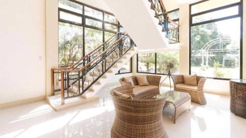 Indang Hotel | OYO 1152 Hotel Precious Garden Place