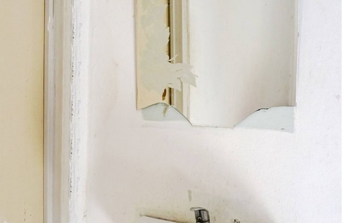 Pelabuhan Ratu Hotel | OYO 1187 Penginapan Bunda