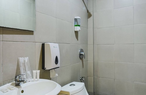 Binan City Hotel | OYO 473 Ranchotel Drive-in