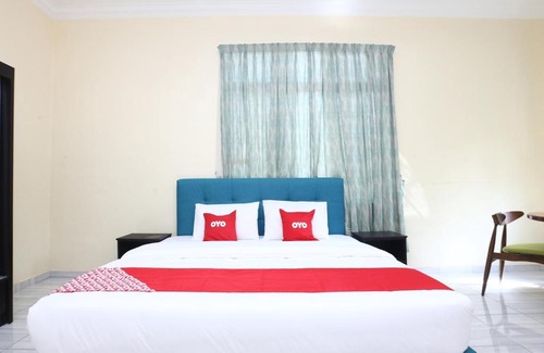 Kampong Raja Hotel | OYO 89607 Aloha Chalet