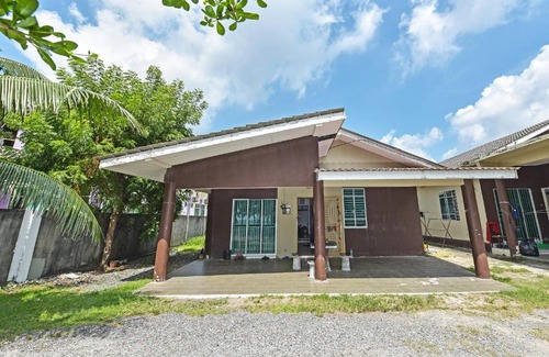 Paka Hotel | OYO 90596 Casaria Inn