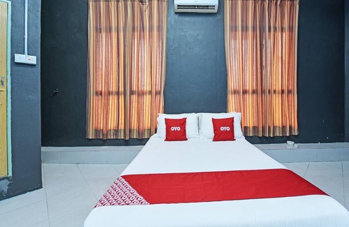 Kampung Nail Hotel | OYO 90720 Sky Garden Inn
