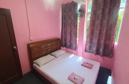 Lahad Datu Hotel | OYO 90798 Two Two Inn