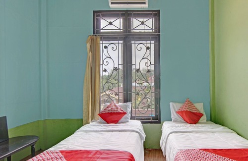 Pekanbaru Hotel | OYO 92872 Swakarya Guest House