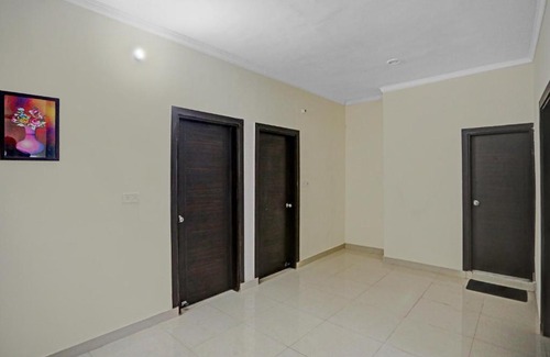 Noida Hotel | OYO Cozy Stay