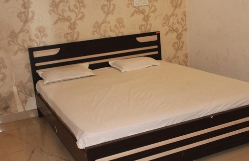 Bodh Gaya Hotel | OYO Falgu Resort & Cafe