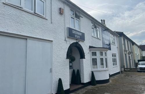Uxbridge South Hotel | OYO Greenway Stays