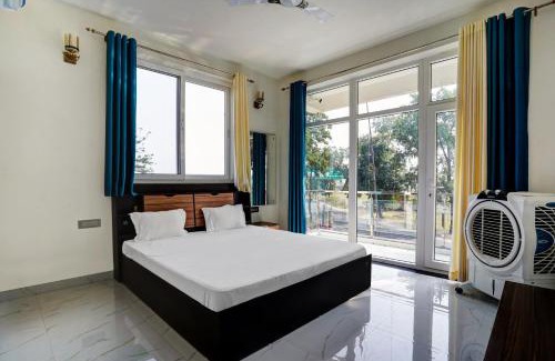 Chatra Hotel | OYO Gupta Marriage Hall And Hotel