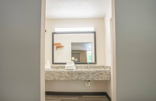 Greensboro Hotel | OYO Hotel Greensboro East I 40