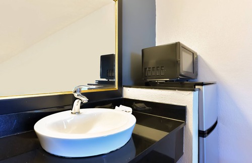 Valdosta Hotel | OYO Hotel Valdosta GA I-75