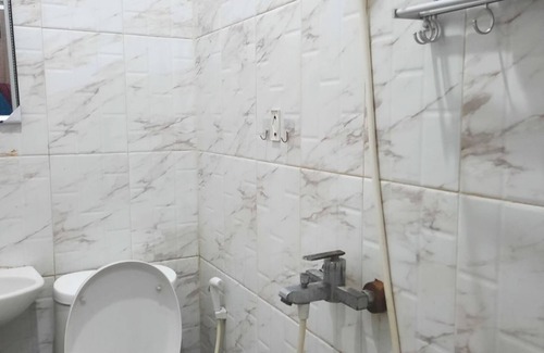 Jakarta Hotel | OYO Life 92883 Kost Ratana Cengkareng Syariah