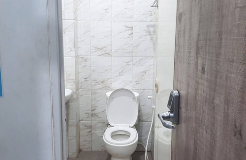 Jakarta Hotel | OYO Life 92883 Kost Ratana Cengkareng Syariah