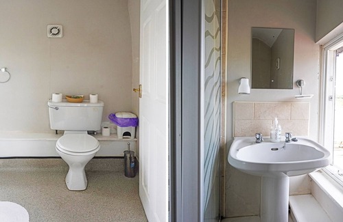 Diss Bed & Breakfast | OYO The Billingford Horseshoes