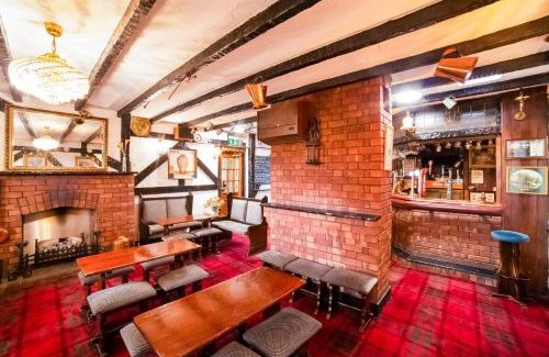 Newcastle-upon-Tyne Hotel | OYO The Royal Hotel