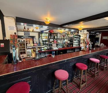 Hersham Bed & Breakfast | OYO The Watermans Arms Hersham
