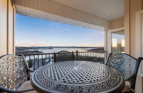 Table Rock House | Ozark Views at Majestic - Perched on the Hills