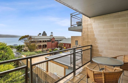 Lorne Apartment | Pacific Apartment 30 - Elegant Apartment With Stunning Ocean Views and Near Lorne Beach