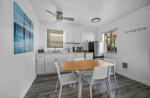 Crown Point Cottage | Pacific Beach Bayside Cottage.