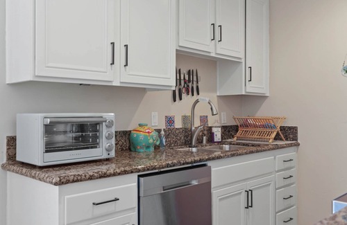 Pacific Beach Condo | Pacific Beach | Private Balcony | W/D | Pets
