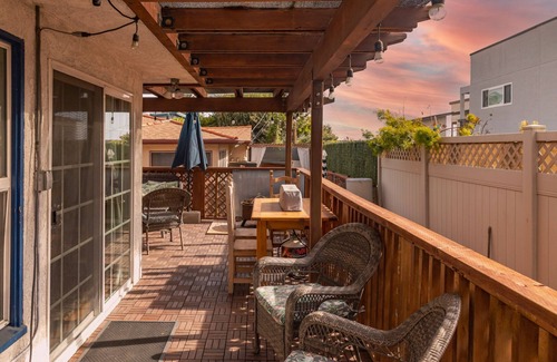 North Pacific Beach Cottage | Pacific Beach Surf & Swim + Relax in a Cozy Beach Cottage