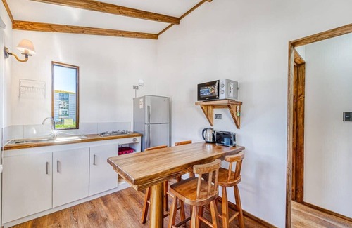 Algarrobo Cabin | Pacific Cabin 2B W/Wifi, Smart TV & Parking.