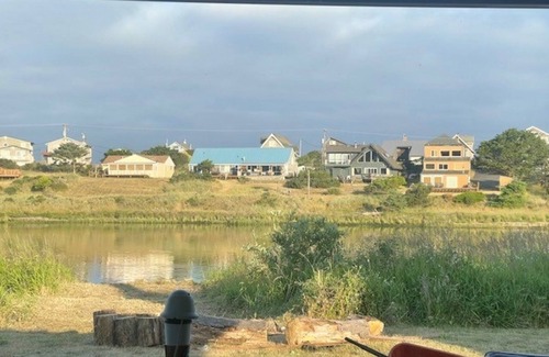 Pacific City House | Pacific City Bungalow right on Nestucca River