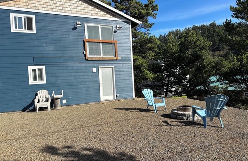 Pacific City Cabin | Pacific City Cabin walk to the beach, restaurants, coffee & wine tasting!