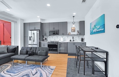 New Braunfels Condo | Pacific Island Inspired Stay | Amazing Location