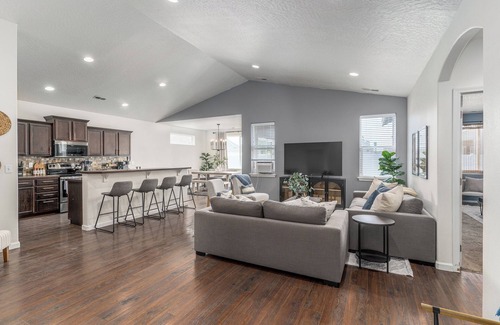 Spokane House | Pacific Paradise - Airway Heights Home