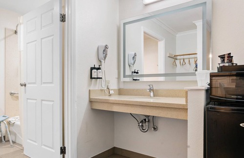 Morro Bay Hotel | Pacific Shores Inn