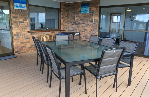 Mollymook Beach House | Pacific View - Easily accommodates two families - Now Fully Airconditioned