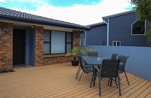 Mollymook Beach House | Pacific View - Easily accommodates two families - Now Fully Airconditioned