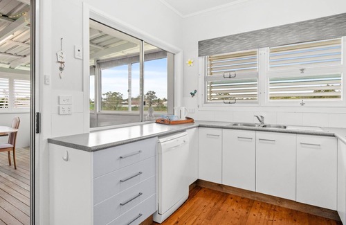 Kingscliff House | Pacific Waves - Pet Friendly Original Beach House