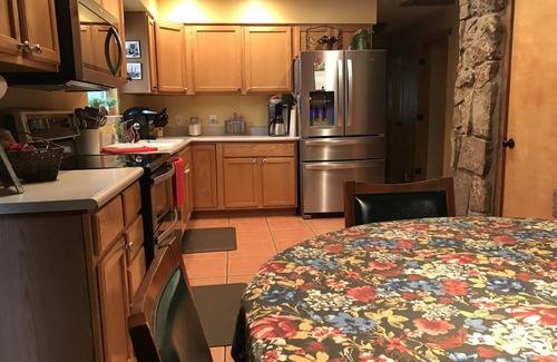 Pagosa Springs House | PACK YOUR BAGS & LET THE ADVENTURES BEGIN! SLEEPS 10, HOT TUB, & PET FRIENDLY