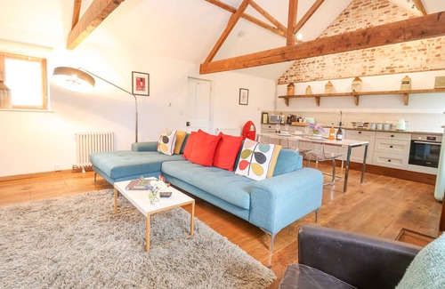 Chediston Cottage | PACKWAY BARN, pet friendly, character holiday cottage in Halesworth