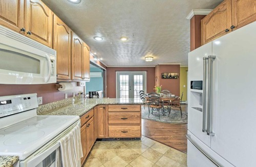 Lunenburg House | Paddlers Paradise on Hickory Hills Lake!