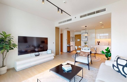 Dubai Apartment | Palace Residence - Chic Two Bed with Creek View
