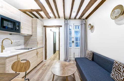Les Halles Apartment | Palais Royal - Victoires 1bdr by B'Your Home