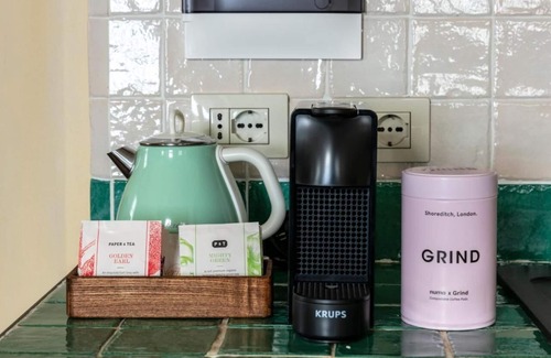 Santo Spirito Apartment | PALAZZO BOTTICELLI by Ponte Vecchio, several units! Perfect for big groups!