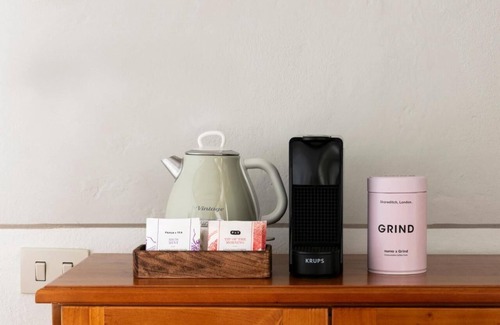 Santo Spirito Apartment | PALAZZO BOTTICELLI by Ponte Vecchio, several units! Perfect for big groups!