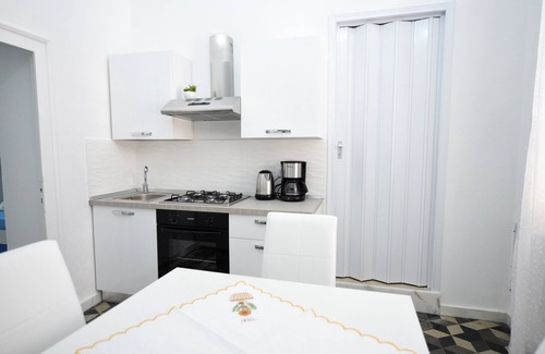 Castellammare del Golfo Apartment | Palazzo TAORMINA - apartment in the center -