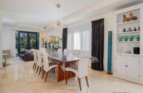 Tighes Hill House | Palazzo Paradiso - Mediterranean-inspired Elegance