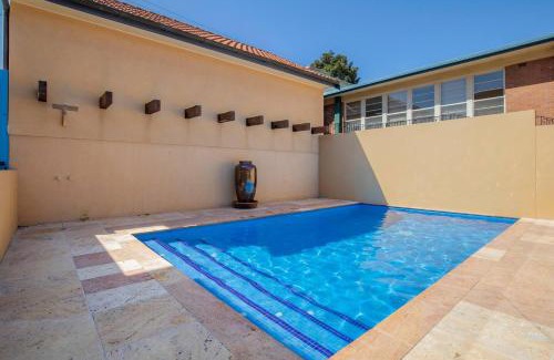 Tighes Hill House | Palazzo Paradiso - Mediterranean-inspired Elegance