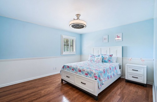North Palm Beach House | Palm Beach charm, close to beach, dine nearby, tranquil patio & yard