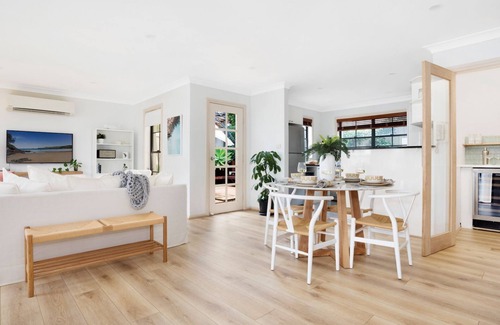 Kiama House | Palm Breeze – stylish, light-filled coastal house just minutes from the beach.