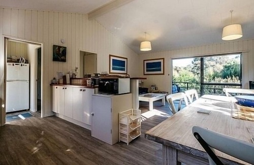 Onetangi House | Palm Cottage - Onetang holiday home